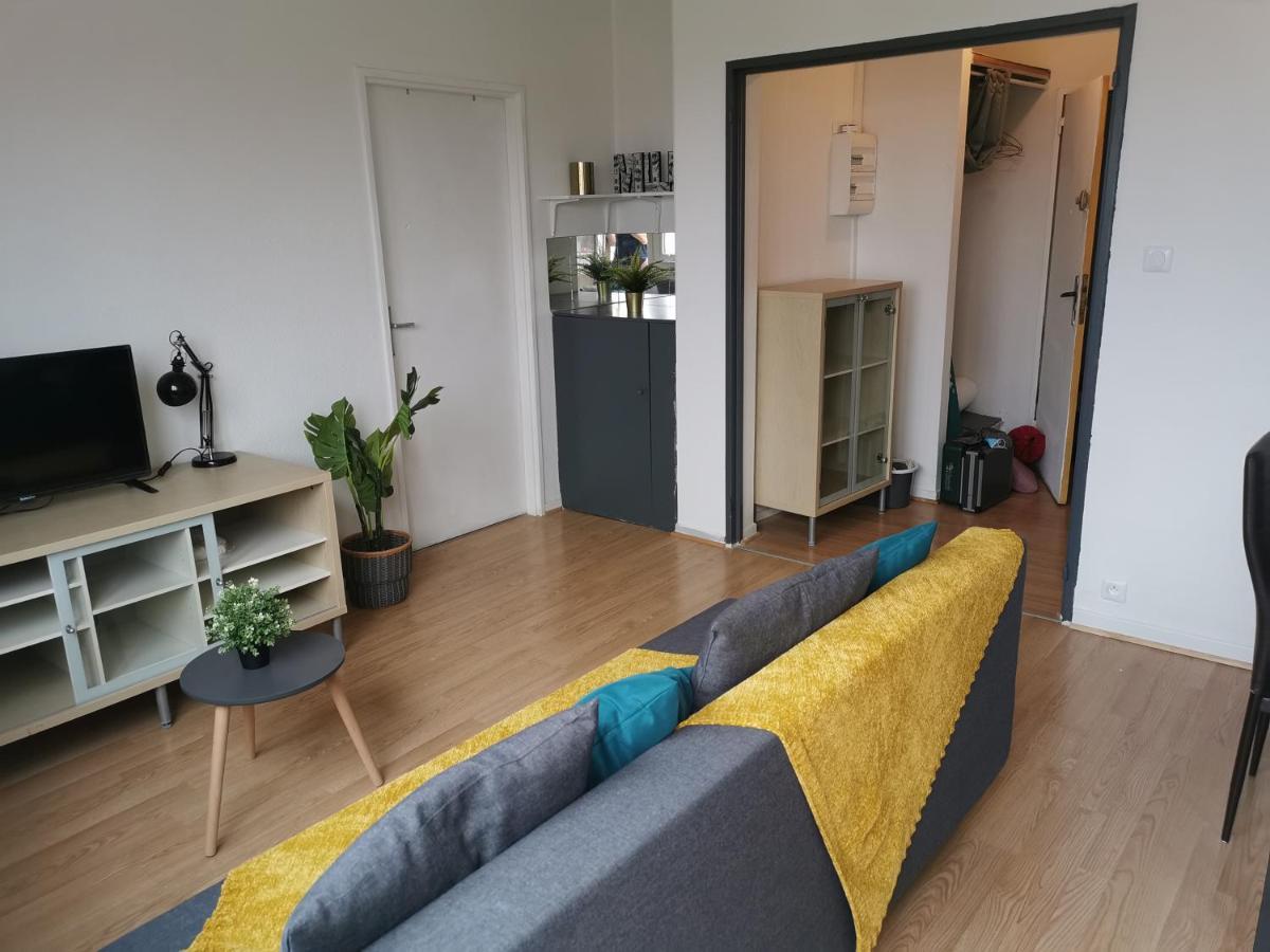 La Charmille, 2p Proche Tram Apartment